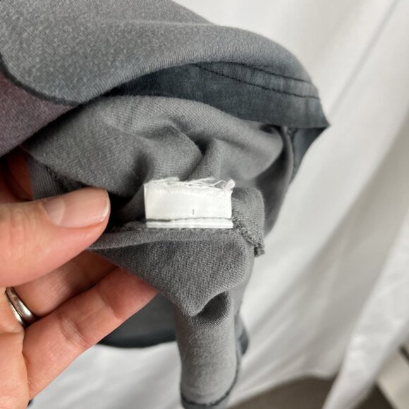 Disney Snow White V-Neck T-Shirt Women's Size S - Picture 4 of 8